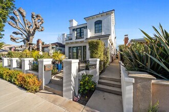 Building Photo - 426 Narcissus Ave
