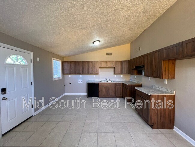 Building Photo - 1550 Gowan Dr