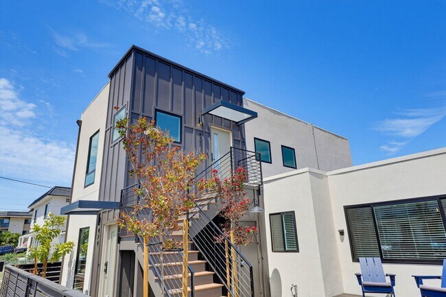 Building Photo - 426-426 Arbor Dr