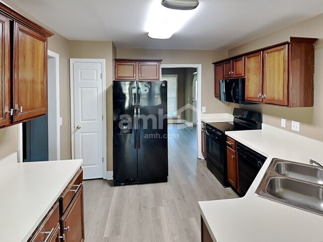 Building Photo - 705 Milbridge Ct