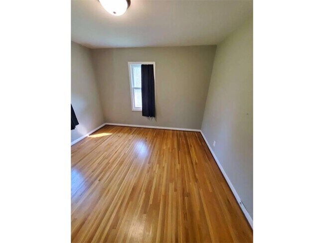 Foto del edificio - 661 Belmont Ln W