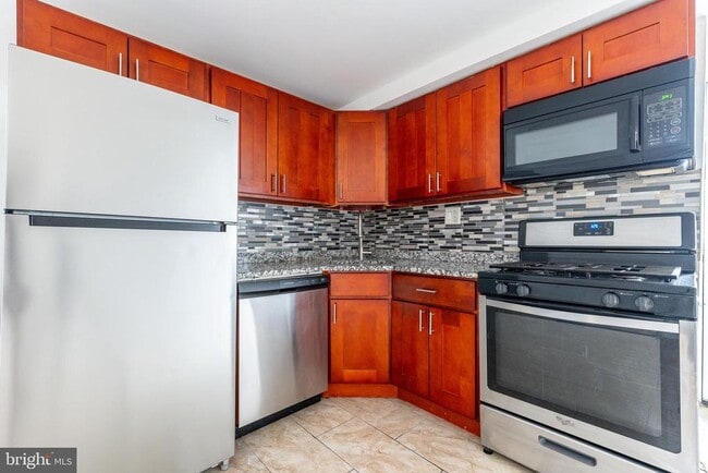 Building Photo - 2726 Edgemont St