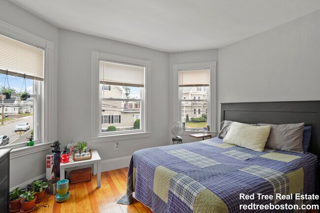 Building Photo - 139 Adams St