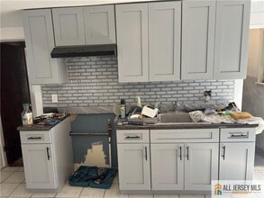 Building Photo - 361 Prospect St