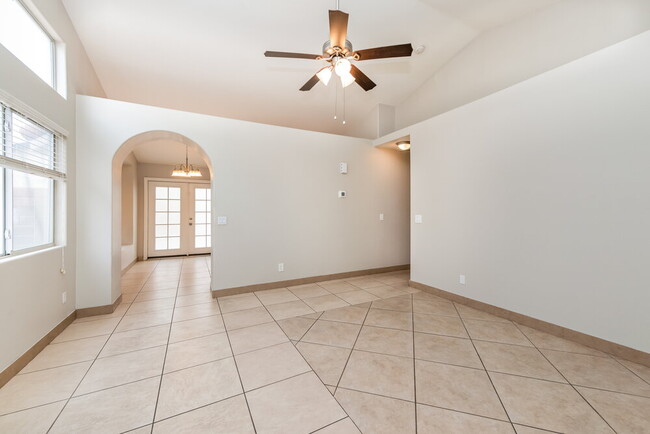 Building Photo - 1532 Helen Belle Dr