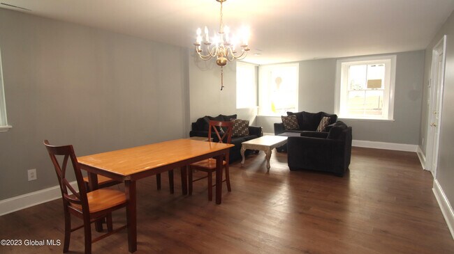 Foto del edificio - 2 Ash Grove Pl