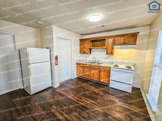 Building Photo - 140 Bybee Woods Dr