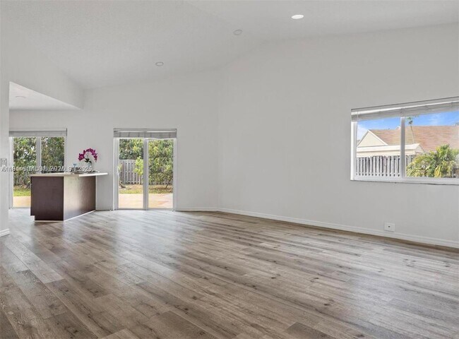 Foto del edificio - 11041 SW 11th Ct