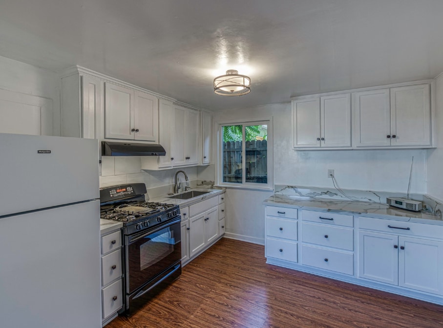 Foto principal - 5246 Almont St