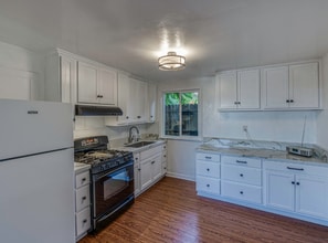 Building Photo - 5246 Almont St