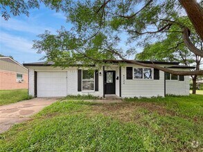 Building Photo - 6724 Maxine Dr