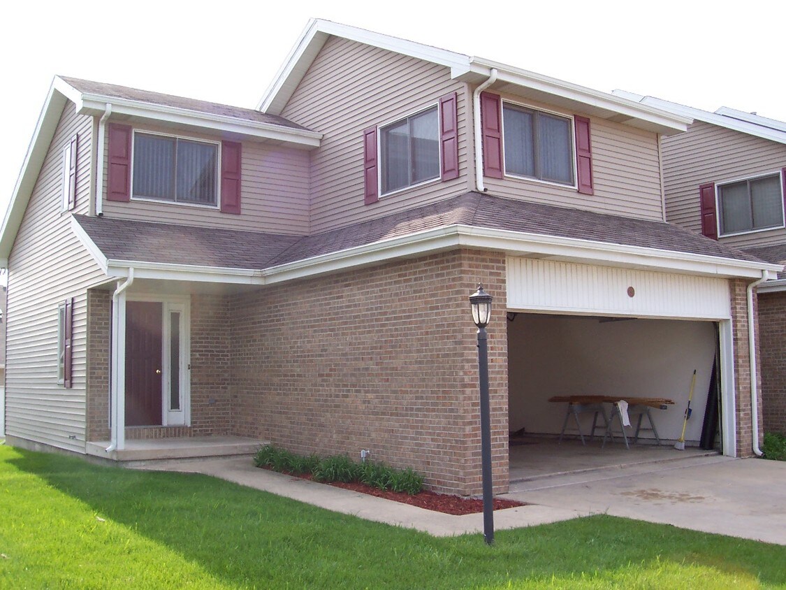 700 Double Jack St, Bourbonnais, IL 60914 Townhome Rentals in