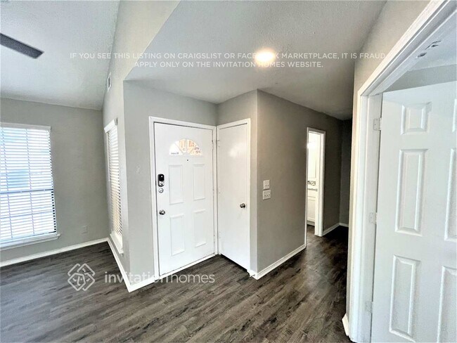 Building Photo - 10224 Holly Grove Dr