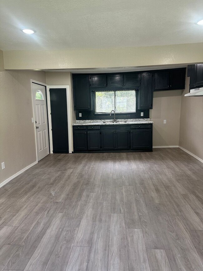 Foto del edificio - $1,200 Move-in-Special