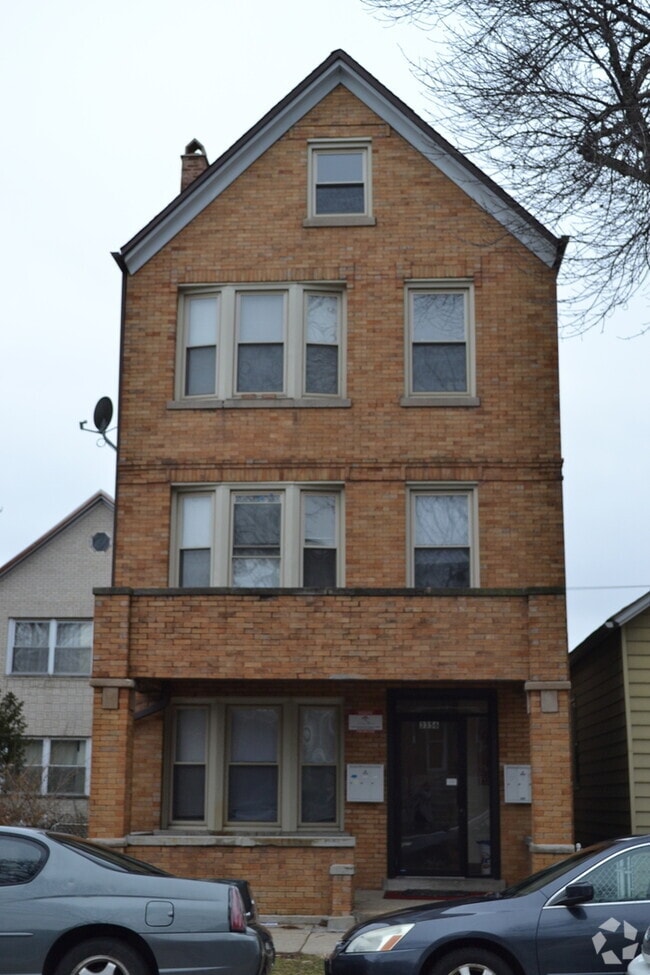 Building Photo - 3356 S Emerald Ave