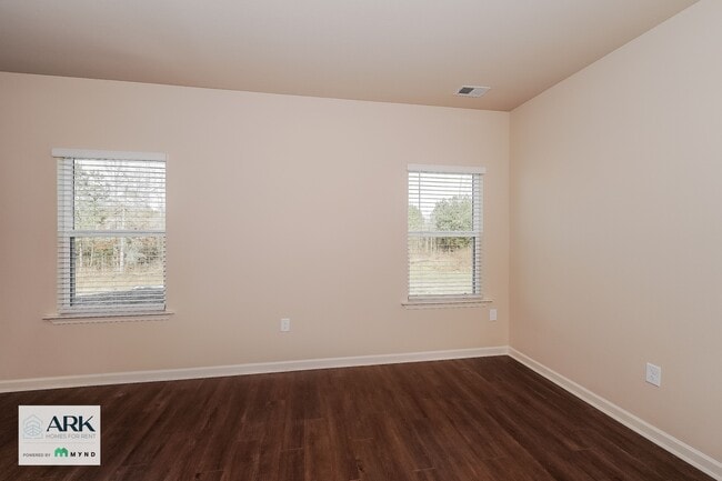 Building Photo - 112 Clover Ln