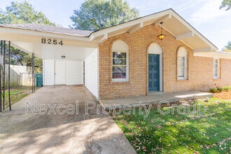 Building Photo - 8254 Elmbrook Dr