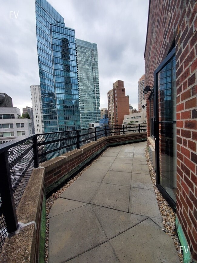 Photo - 157 W 57th St Apartment