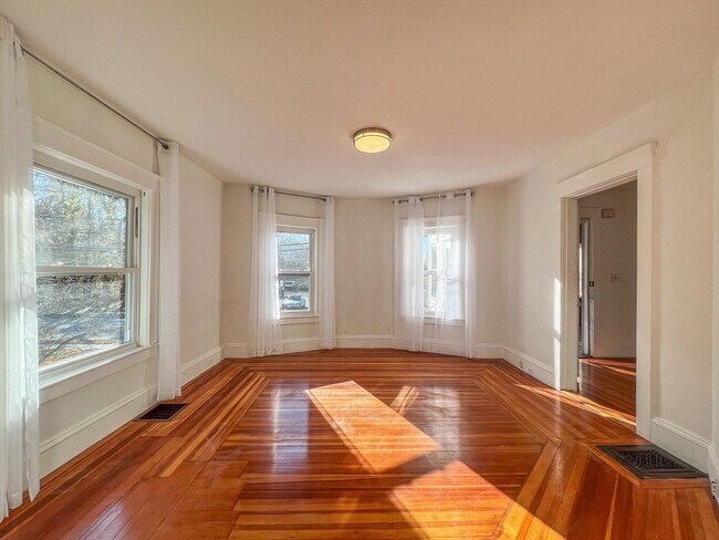 Building Photo - 1146 Chestnut St