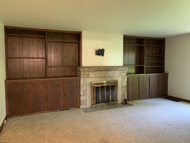 Building Photo - Cute Duplex in Highly Popular Warfleigh!