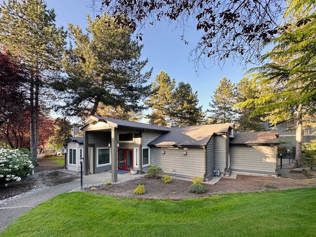 Building Photo - 2bd/2ba Kirkland Condo