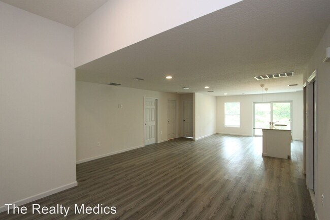 Building Photo - 4 br, 2 bath House - 1371 Van Buren Ave SE