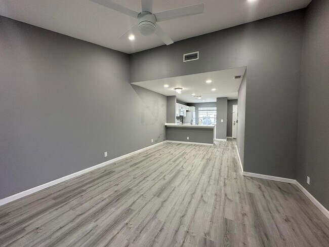 Building Photo - 139 Deerfield Ct