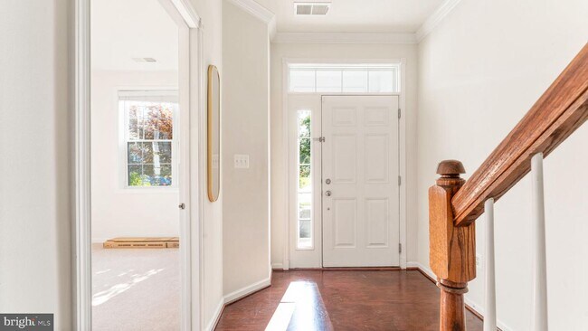 Building Photo - 23100 Dunlop Heights Terrace