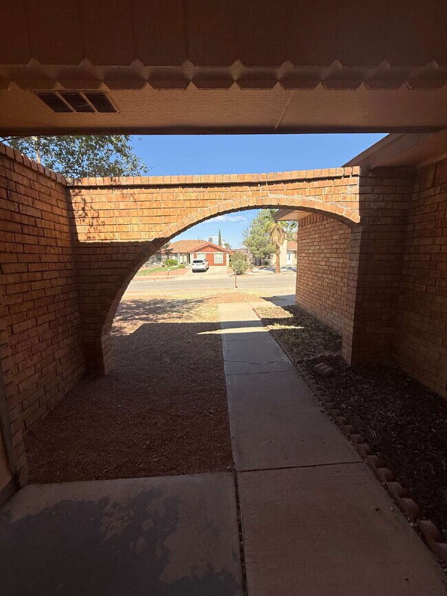 Foto del edificio - 1670 Jones Ln