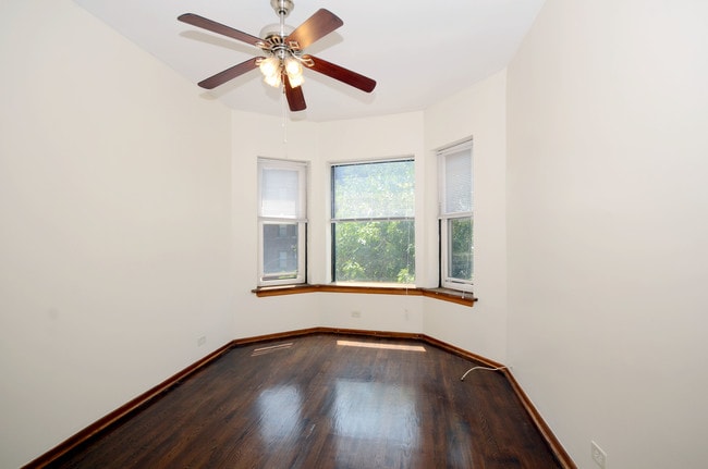 LIVING ROOM - 1414 W Wilson Ave