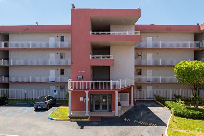 Building Photo - Blue Seas Apartment