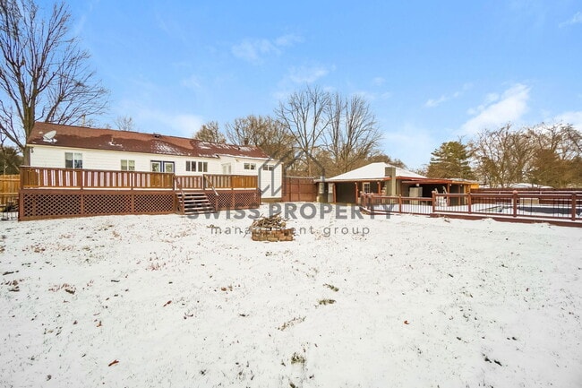 Building Photo - 487 W Johnstown Rd