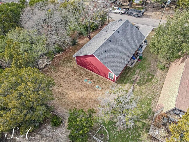 Building Photo - 1823 Hidden Valley Rd