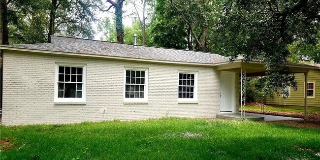 Building Photo - 2658 Faure Dr S