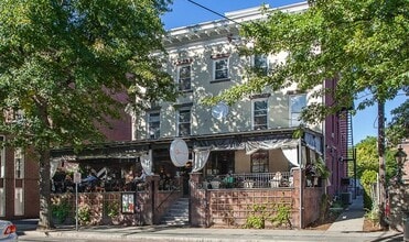 Building Photo - 271 Crown Street