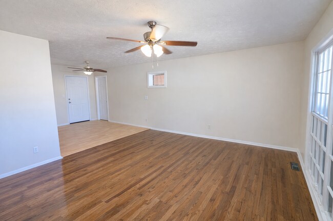 Foto del edificio - 4206 Old Rock Cut Rd