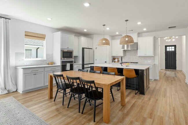 Building Photo - 819 Arrowhead Ranch Blvd