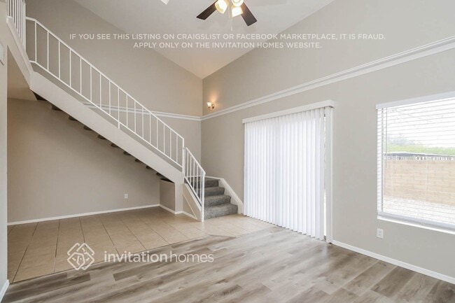 Building Photo - 1966 N Blackstone Dr