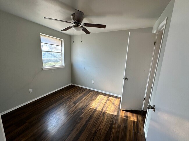 Foto del edificio - Cute 3 bed 1.5 bath in OKC