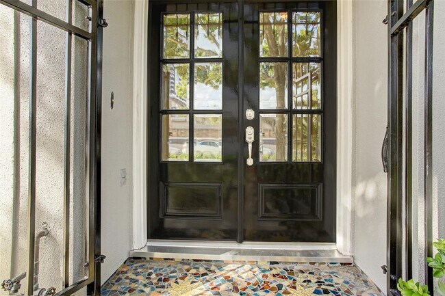 Foto del edificio - 3636 W Clay St