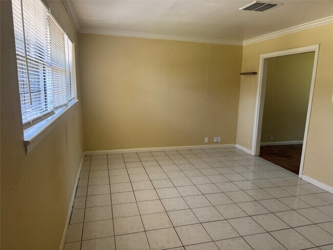 Foto del edificio - 6830 Langdon Ln