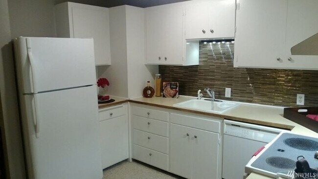 Foto del edificio - 942 100th Ave NE