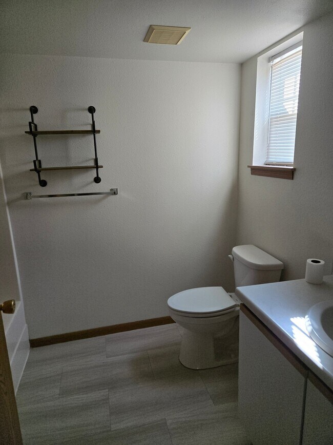 Foto del edificio - 612 E 17th St