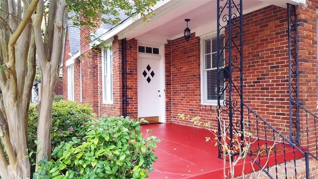 Building Photo - 1458 Watson St