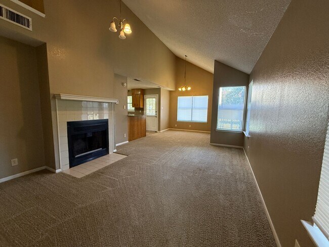 Foto del edificio - 1310 Opal Rd