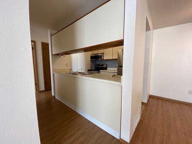 Foto del edificio - $1,095 | 2 Bedroom, 1 Bathroom Apartment | No Pets | Available for an August 1st, 2026 Move In!