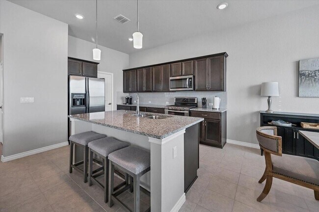 Foto del edificio - 125 Harborside Dr