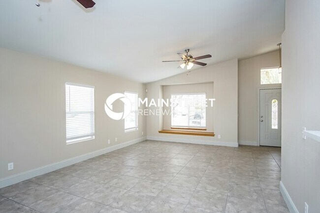 Building Photo - 3 Bedroom Pet-Friendly Home in North Las V...