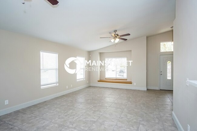 Foto del edificio - 3 Bedroom Pet-Friendly Home in North Las V...