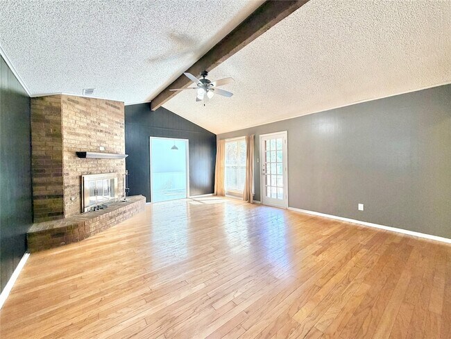 Foto del edificio - 1821 Broadway St